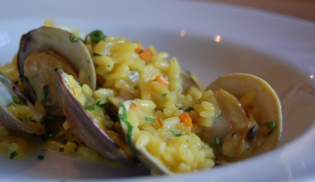 Come preparare il risotto alle vongole : Risotto.us | Il ...