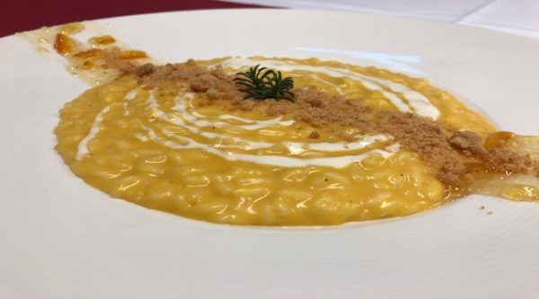 RISOTTO CON CREMA DI ZUCCA, FONDUTA DI TALEGGIO, MARMELLATA D'ARANCIA E SBRISOLONA RISOTTO CON CREMA DI ZUCCA, FONDUTA DI TALEGGIO, MARMELLATA D'ARANCIA E SBRISOLONA