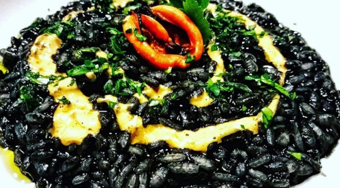 Risotto al nero di seppia con la maionese di cozze