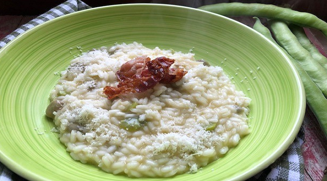 Risotto con pancetta e fave