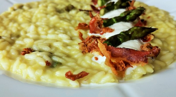 Risotto alla crema di asparagi, burrata e pancetta ...