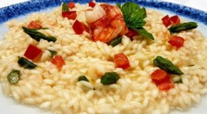 Impiattamento risotto con punte di asparagi, Rosso di Mazara e coda di rospo_Carnaroli Battivacco