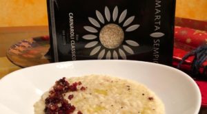 Impiattamento risotto con speck, robiola di capra e miele di castagno_Carnaroli Marta Sempio