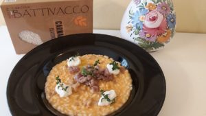 Impiattamento risotto mantecato alla crema di zucca violina con salsiccia di Bra stufata alla birra e timo con gorgonzola piccante _Carnaroli Classico Battivacco