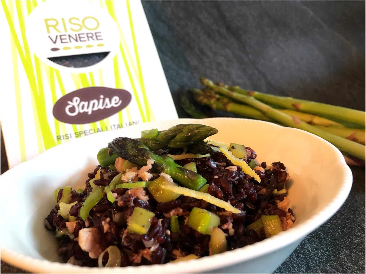 Impiattamento Venere Sapise con tonno e asparagi : Risotto ...