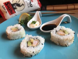 Impiattamento sushi con avocado e philadelphia-Curtiriso