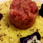 Risotto allo zafferano con tartare di tonno